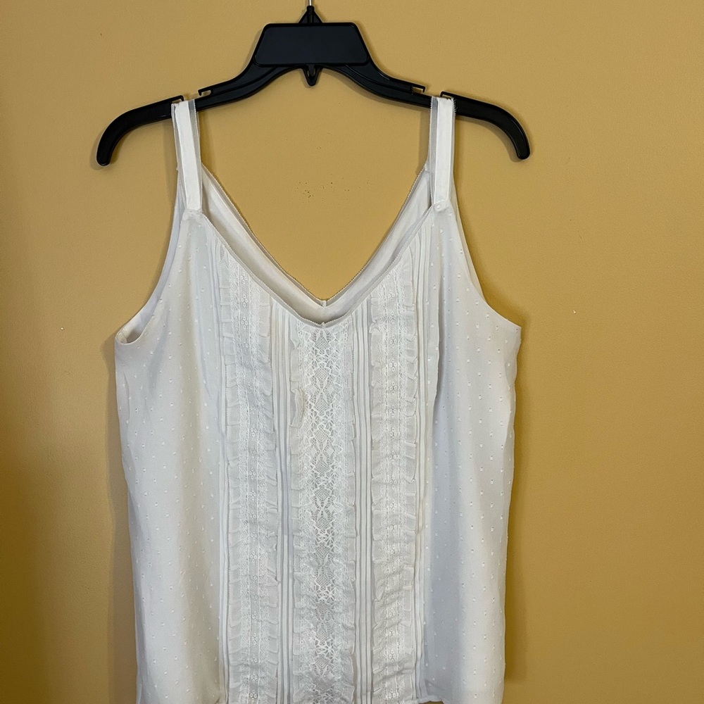 White House Black Market Sleeveless Lace Camisole in Ivory Size Medium